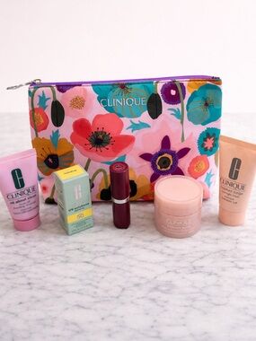 Clinique Skincare & Makeup Set New Moisture Surge SPF 50 Lipstick Bag Bundle